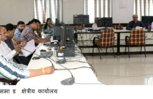 विधानसभा निवडणुकीसाठी जनजागृती: नागरिकांनी मतदानाचा हक्क बजावण्याचं महत्त्व – जनसंवाद सभेत नागरिकांच्या तक्रारींवर चर्चा