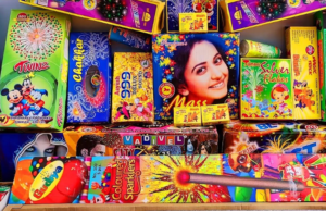 “दिवाळीच्या रंगीबेरंगी बाजारपेठांमध्ये उत्साह, पण किंमतींच्या उसळीने खरेदीवर परिणाम!”