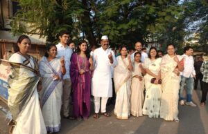 मावळ मतदारसंघात बापूसाहेब भेगडे यांनी परिवारासह बजावले मतदानाचे कर्तव्य; मुलीचे वडिलांसाठी पहिलेच मतदान, तरुणांना केले आवाहन