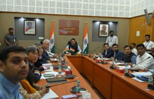 рдирд╛рдЧрдкреВрд░ рдорд╣рд╛рдирдЧрд░рдкрд╛рд▓рд┐рдХреЗрдЪреНрдпрд╛ рддрдХреНрд░рд╛рд░ рдирд┐рд╡рд╛рд░рдг рд╣реЗрд▓реНрдкрд▓рд╛рдИрдирдЪреЗ рдореБрдЦреНрдпрдордВрддреНрд░реА рджреЗрд╡реЗрдВрджреНрд░ рдлрдбрдгрд╡реАрд╕ рдпрд╛рдВрдЪреНрдпрд╛ рд╣рд╕реНрддреЗ рд▓реЛрдХрд╛рд░реНрдкрдг