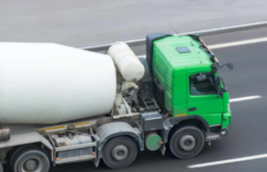 पुण्यात भीषण अपघात : मिक्सर ट्रकच्या धडकेत तरुणाचा मृत्यू