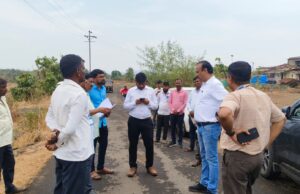 मान्सून पूर्व तयारीची धावपळ! खालापूरचे तहसीलदार अभय चव्हाण यांचा दरडप्रवण भागांमध्ये प्रत्यक्ष दौरा