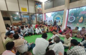 एसबीआय कॉलनी, शेगाव – रस्त्याच्या दयनीय अवस्थेबाबत रहिवाशांची ठाम भूमिका, बैठकीत पक्का रस्ता बांधण्याचा निर्णय